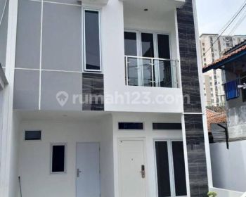 Rumah  2 lantai minimalis asri nan sejuk di Pisangan baru Jakarta timur