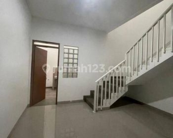 Ada Yang Baru Nih, Ruko Kokoh Bagus Dijual di Mainroad Antapani