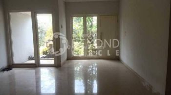 Moms Mampir, Rumah Asri Bikin Adem Dijual di Cigadung Green Land