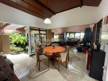 Rumah lux dan klasik 2 Lantai SHM kondisi Bagus di Bandung Utara