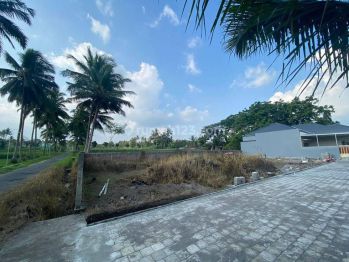 Tanah Pekarangan 140 M2 Dekat Kopi Klothok Jakal