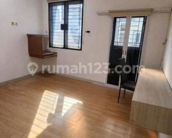 Dhyana Dikontrakan Jelambar Rumah 4 Lantai