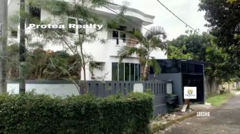 Rumah 6 kamar di Villa Melati Mas