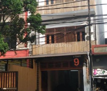 Ruko 4 Lantai di Kebayoran Baru, Jakarta Selatan