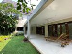 thumbnail-modern-house-with-large-garden-and-pool-in-kebayoran-baru-11