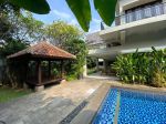 thumbnail-modern-house-with-large-garden-and-pool-in-kebayoran-baru-9