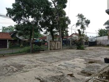 Tanah dan bangunan komersil dekat Universitas