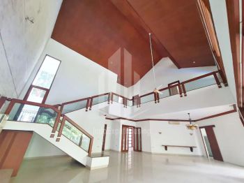 Disewakan Rumah Luas Menawan Siap Huni Area Strategis Pondok Indah