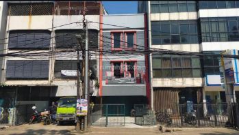 Ruko 3,5 lantai kondisi rapi siap pakai Cideng Timur