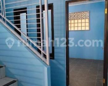 Ruko 3 Lantai di Taman Holis Indah SHM Kondisi Bagus