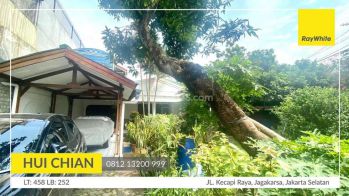 Rumah Asri Halaman Luas Pinggir Jalan Raya Jagakarsa