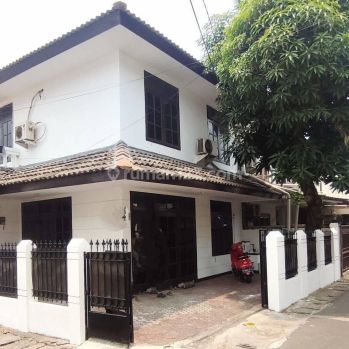 RUMAH TEBET UNTUK KANTOR & TINGGAL DEKAT STASIUN TEBET