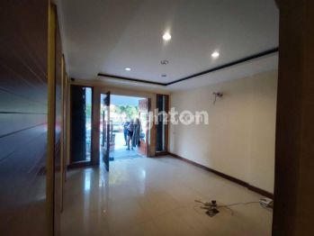RUKO PONDOK INDAH 3 LANTAI DEKAT RS PONDOK INDAH
