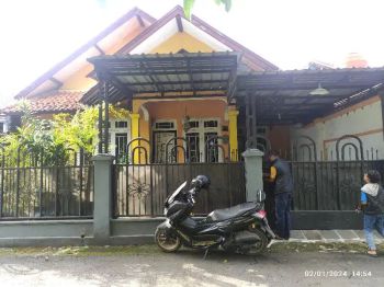 Rumah siap huni di Jamblang + dpt Tanah depan rumah.