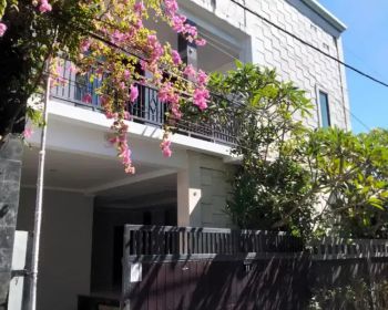 For Rent : Rumah 5 Kamar di Umalas