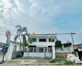 JUAL CEPAT! Rumah Kos Megah di Kutisari Selatan