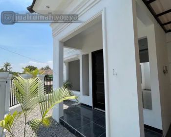 rumah baru tepi jalan aspal dekat Jalan LPMP Kalasan