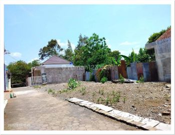 Tanah Dijual Timur Lotte Mart Maguwoharjo Luas 100 Meter an, Murah