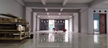 Ruko Dijual Plus Gudang di Dekat Mall Feslink