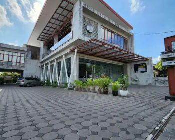 RUANG USAHA TEPI JALAN PROTOKOL 3 MENIT KE TUGU JOGJA