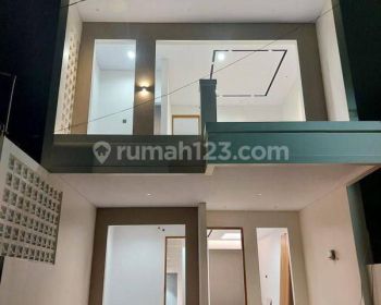 Rumah 2 Lantai + Rooftop
Cipedak Jagakarsa