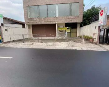 Ruko bagus dekat seturan disewakan