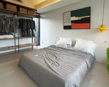RUMAH 2 LANTAI SELATAN JAKARTA DESIGN INDUSTRIAL KAWASAN TROPIS