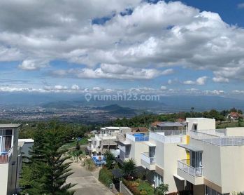 Rumah Strategis fasilitas LKP view gunung 3 Lt SHM