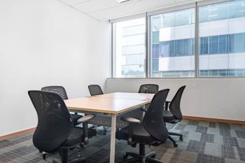 Regus - Jakarta Menara Palma (Kantor Pribadi 5 orang)