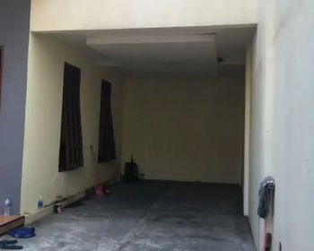 Dijual Rumah Plus Gudang , harga nego.