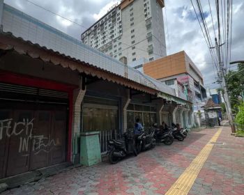 Ruko selatan hotel aston solo