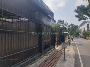 Si sewakan rumah 1 Lantai di area perkotaaan