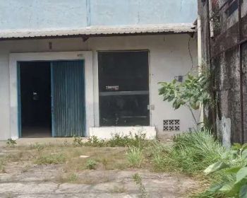 Di sewakan gudang lt 750m lb 550mt akses jln masuk mobil puso ajah