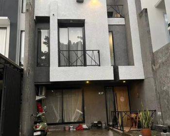 Rumah dekat Mall Bintaro Xchange, 3 + 1 kamar tidur,kontemporer modern