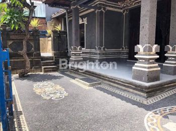 Rent Rumah: RUMAH  DI KEROBOKAN