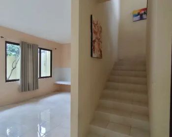 disewakan pertahun rumah dua lantai di sentul city