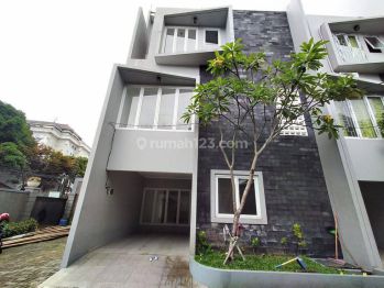 Rumah Siap Huni 3 Lantai Dalam Private Cluster Mampang Prapatan Jaksel