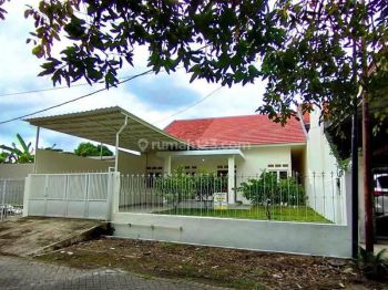 Dijual Rumah Baru Siap Huni Halaman Depan Belakang Luas Gayung Kebonsari