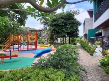 Kavling keren dekat Bintaro di cluster dengan taman cantik