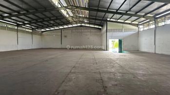 Gudang Kelapa Gading Ada Loading Dock