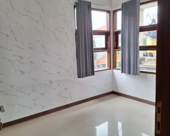 Disewakan / dijual rumah 2lantai