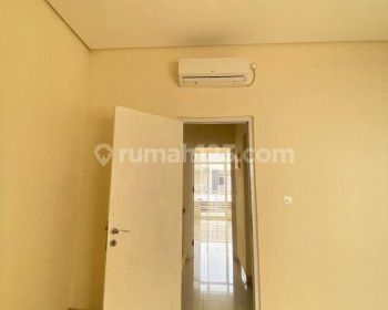 Disewakan rumah 2 lantai minimalis dengan harga murahh