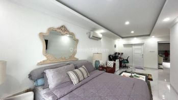 Rumah di Pondok Indah, Jakarta Selatan Modern Siap Huni