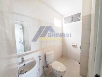 Ruko Siap Usaha atau Kantor Lokasi Hadap Jalan Utama di JGC, Cakung