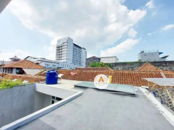 Jual rugi rumah baru Pangarang Lengkong besar