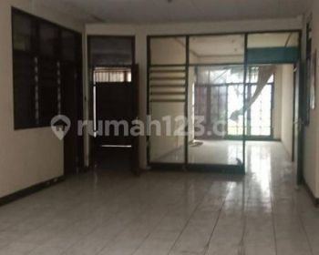 Rumah Butuh Renovasi SHM Cipaku Bandung Dekat UPI harga dibawah NJOP