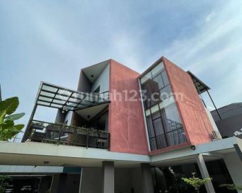 Rumah Townhouse Lebak Bulus Jakarta Selatan furnished Minimalist