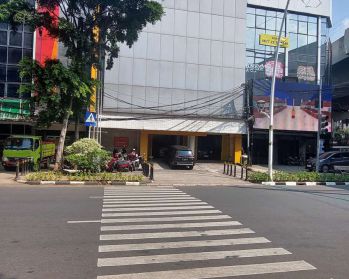 Ruang Usaha di Jl Melawai Raya, Kebayoran Baru. Dkt Panglima Polim
