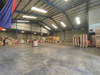 Gudang Marunda Center ada kantor dan bisa akses kontainer