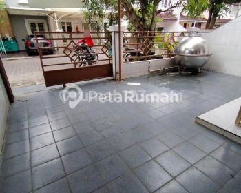 Villa Jalan Perintis Kemerdekaan Komplek Villa Jati Mas